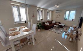 Frastak Apartment