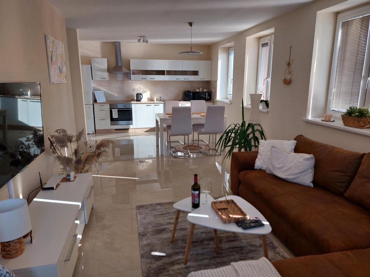 Frastak Apartment Hlohovec Exteriér fotografie